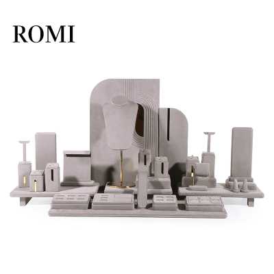 romi-high-end-customized-logo-luxury-metal-bracelet-ring-earrings-jewelry-display